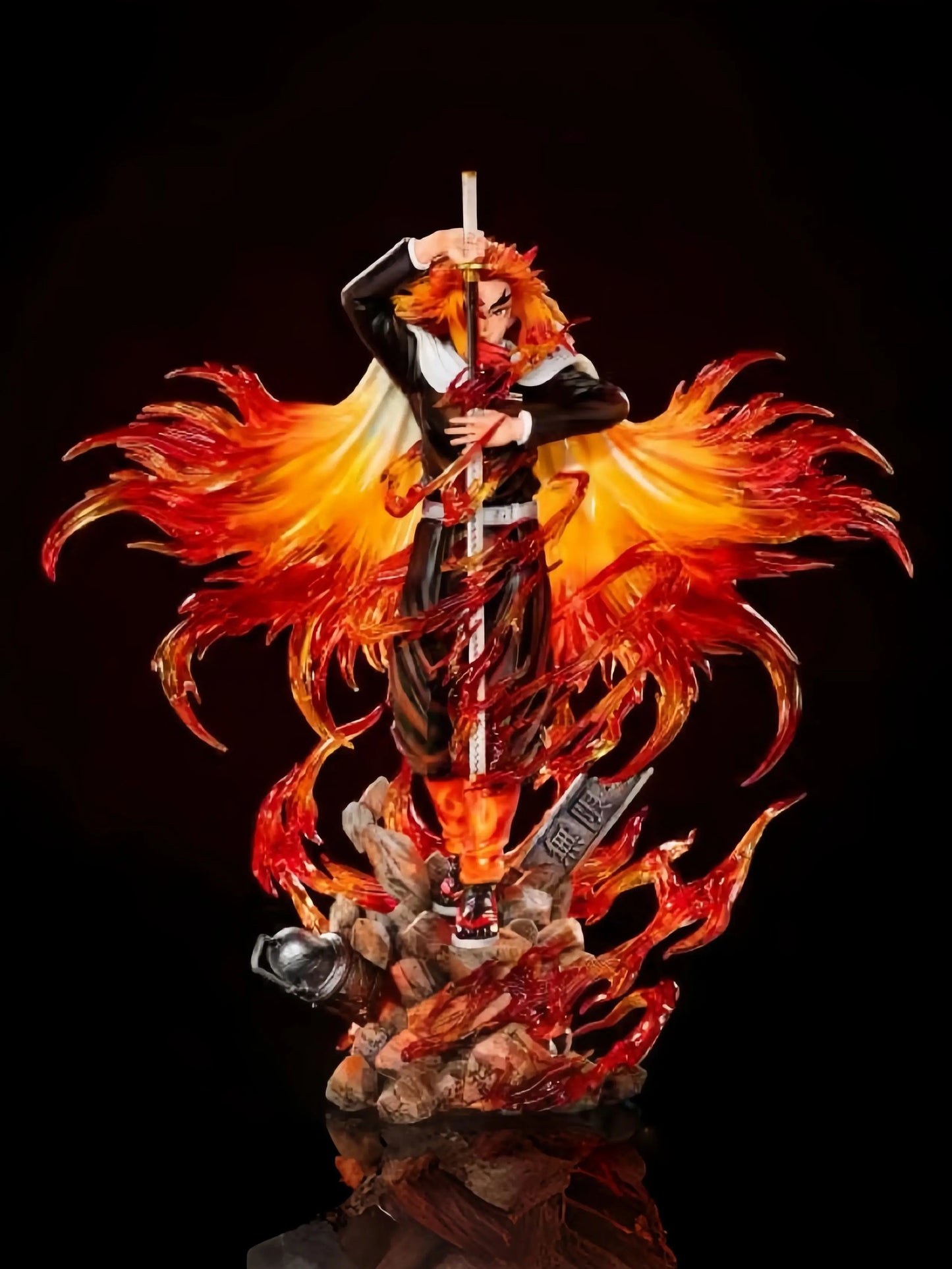 Figura Demon Slayer de 30 cm | Figura de acción que representa a Rengoku Kyojuro, el Pilar de Llamas de los Demon Slayers. Ideal para colecciones y decoración, esta pieza detallada es perfecta para los fanáticos de Demon Slayer. 