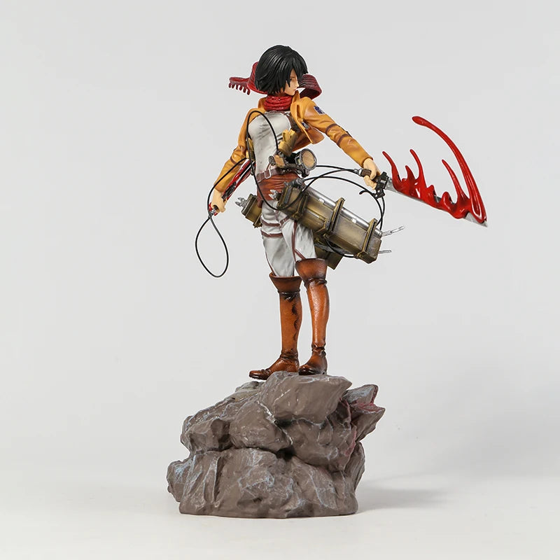 31-36cm Figurine Attack on Titan | Figurine représentant Levi & Mikasa Ackerman de l'anime Attack on Titan. Modèle idéal pour les fans et collectionneurs, parfait pour la décoration ou comme cadeau