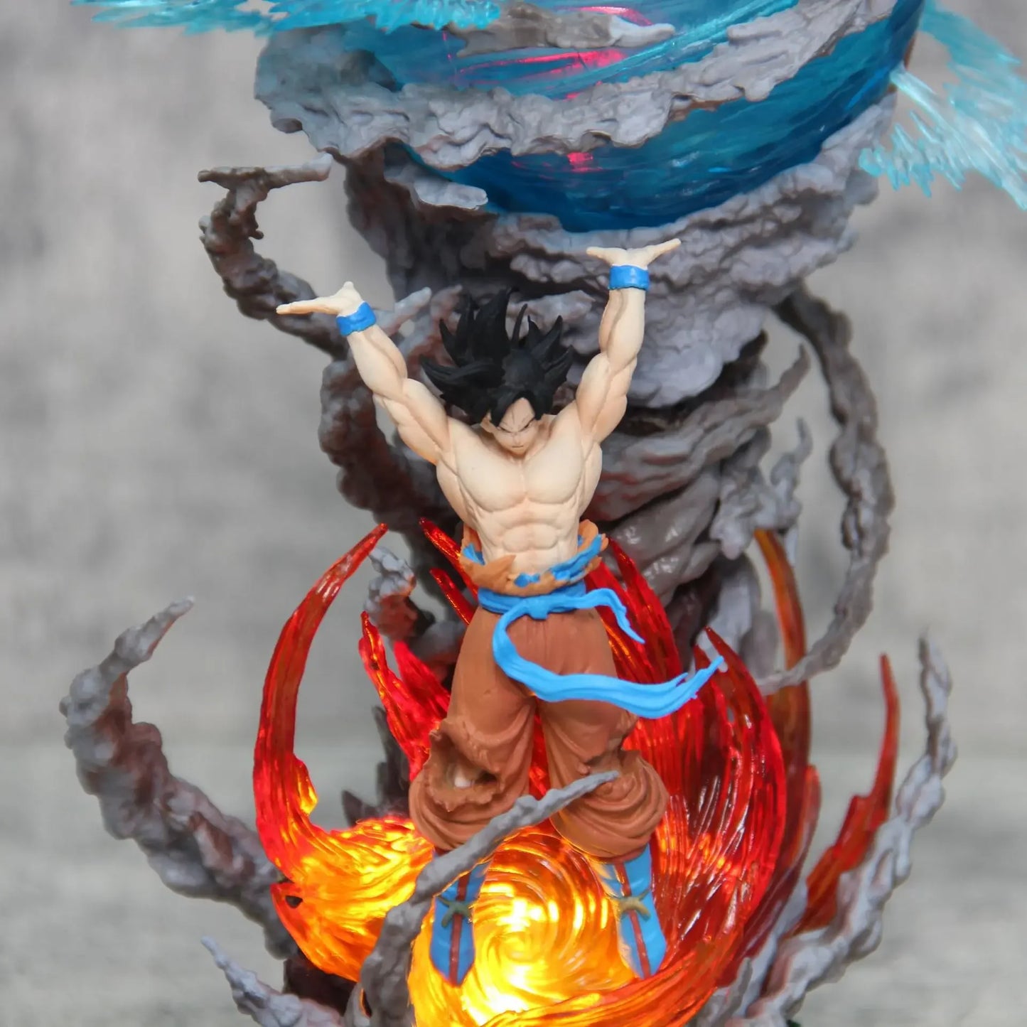 Figura Dragon Ball 23cm | Goku Súper Genki Dama. Un modelo coleccionable detallado, perfecto para los fans de Dragon Ball e ideal como decoración o regalo. 