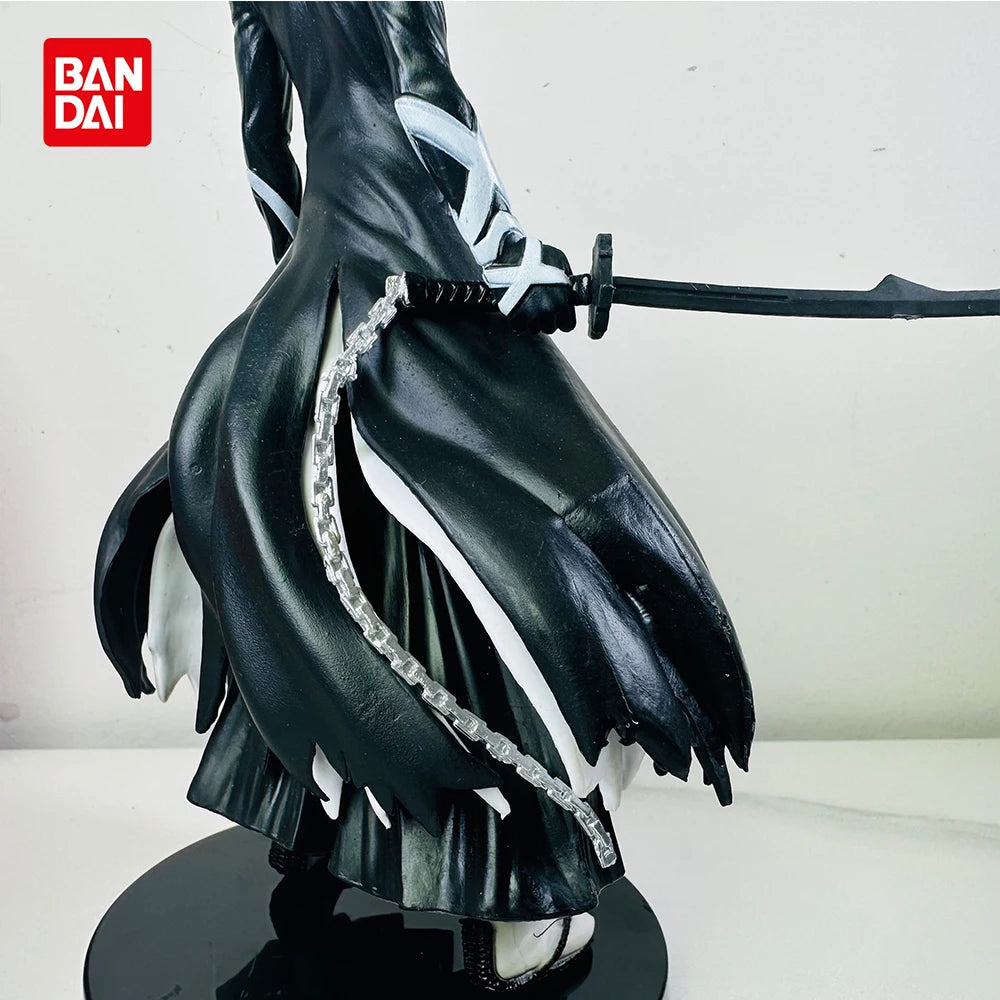 Descubre este conjunto de 3 figuras de BLEACH que presentan a Ichigo, Rukia y Kenpachi en posturas icónicas. Fabricados con PVC de alta calidad, son perfectos para añadirlos a una colección o como regalo para los fans del anime. 