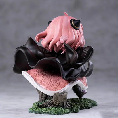 12cm Figurine SPY×FAMILY | Figurine collector en édition limitée représentant Anya Forger en tenue de cosplay de Kamado Nezuko. Cette figurine adorable et unique est parfaite pour les collectionneurs et fans d'anime