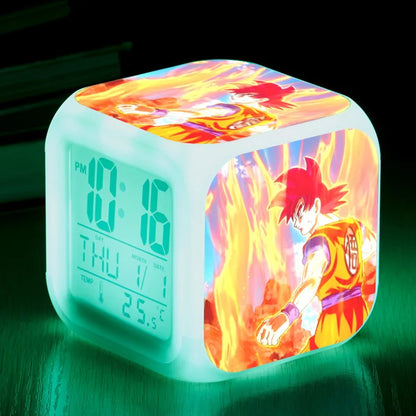 Réveil DRAGON BALL avec éclairage multicolore. Idéal pour les fans de l'anime, ce réveil combine style et fonctionnalité avec des animations lumineuses. Un cadeau parfait pour égayer les matins !