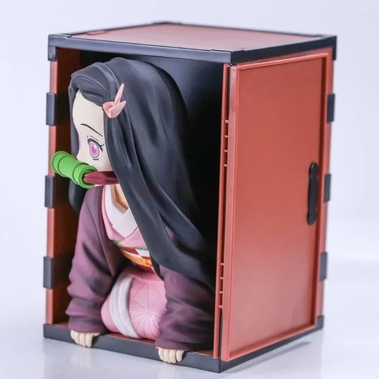 22cm Figurine Demon Slayer | Figurine représentant Kamado Nezuko avec un design unique. Parfaite pour les fans de Demon Slayer, cette pièce de collection est idéale pour la décoration ou comme cadeau