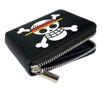 12*10cm Portefeuille en Cuir à Fermeture Zip One Piece. Ce portefeuille en cuir arbore les initiales des personnages emblématiques de One Piece, alliant style et fonctionnalité