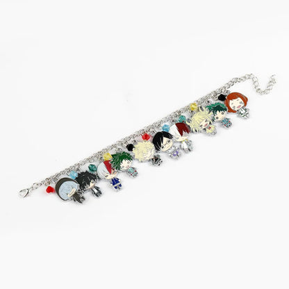 Bracelet à breloques avec pendentifs des personnages de My Hero Academia. Parfait pour les fans de l'anime, cet accessoire stylé est un excellent cadeau. Idéal pour compléter une tenue avec une touche d’anime