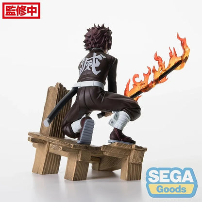 Figurines en PVC des personnages Tanjiro, Nezuko et Genya de Demon Slayer. Idéales pour les collectionneurs et les fans, ces figurines détaillées sont parfaites comme cadeau ou objet de collection