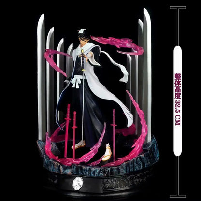 32cm Figurine BLEACH | Apportez l'univers de BLEACH chez vous avec cette figurine collector de Kuchiki Byakuya. Fabriquée en PVC de haute qualité, cette figurine aux détails impressionnants est idéale comme statue décorative ou pièce de collection