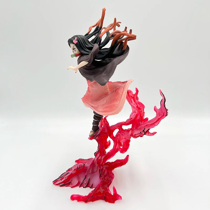 24cm Demon Slayer Figure | Figure representing Tanjiro and Nezuko Kamado using the Demon Blood Art. This figure is ideal for fans and collectors of Kimetsu no Yaiba 