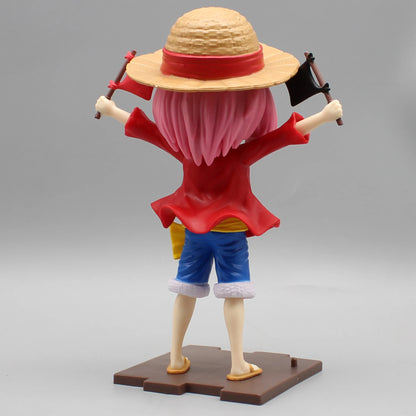 19cm Figurine SPY×FAMILY | Figurine collector en édition limitée représentant Anya Forger en cosplay de Luffy avec son chapeau de paille. Cette figurine kawaii et originale est parfaite pour les fans de SPY×FAMILY et One Piece