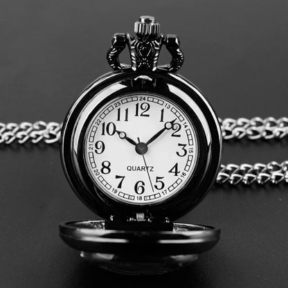 Montre à quartz Death Note avec design de Ryuk sous un dôme en verre. Parfait comme pendentif sur chaîne, idéal comme cadeau pour les fans de Death Note