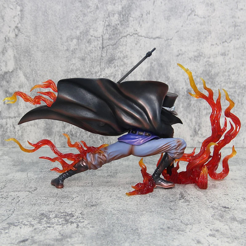 22cm Figurine One Piece | Sabo de l'armée révolutionnaire dans sa pose iconique Poing de Feu. Ce modèle de haute qualité est un incontournable pour les collectionneurs et les fans de One Piece !