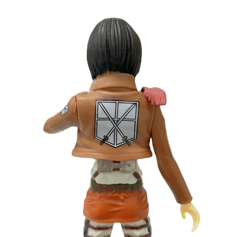 16cm Figurines Attack on Titan | Figurines de collection représentant Eren, Mikasa et Levi de Attack on Titan. Idéal pour les fans et les collectionneurs, ces modèles détaillés apportent l'univers de l'anime dans votre espace