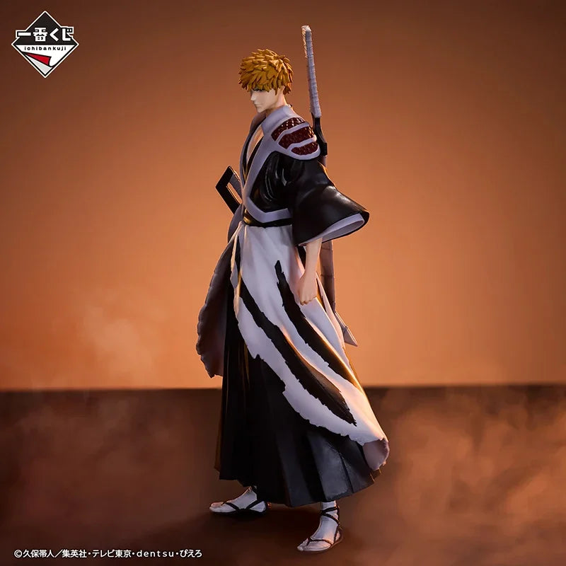 BANDAI Figuras Originales Ichiban KUJI Bleach | Estas figuras de Ichigo, Renji, Toshiro y Rukia son perfectas para los fans de la serie. Cada figura está bellamente detallada. Estos modelos limitados son perfectos como regalo para los fans. 