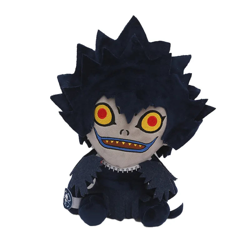 Peluche douce de 12cm représentant Ryuk de Death Note. Cette poupée est idéale comme décoration ou cadeau d'Halloween pour les fans de l'anime. Avec ses détails effrayants et son design mignon