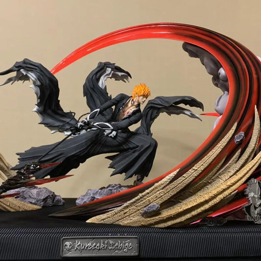 30cm Figurine Bleach - Ichigo Kurosaki Getsuga Tensho avec Effets Spéciaux | Ajoutez à votre collection cette impressionnante figurine d'Ichigo Kurosaki, en pleine utilisation de son Getsuga Tensho ! Avec des effets spéciaux lumineux