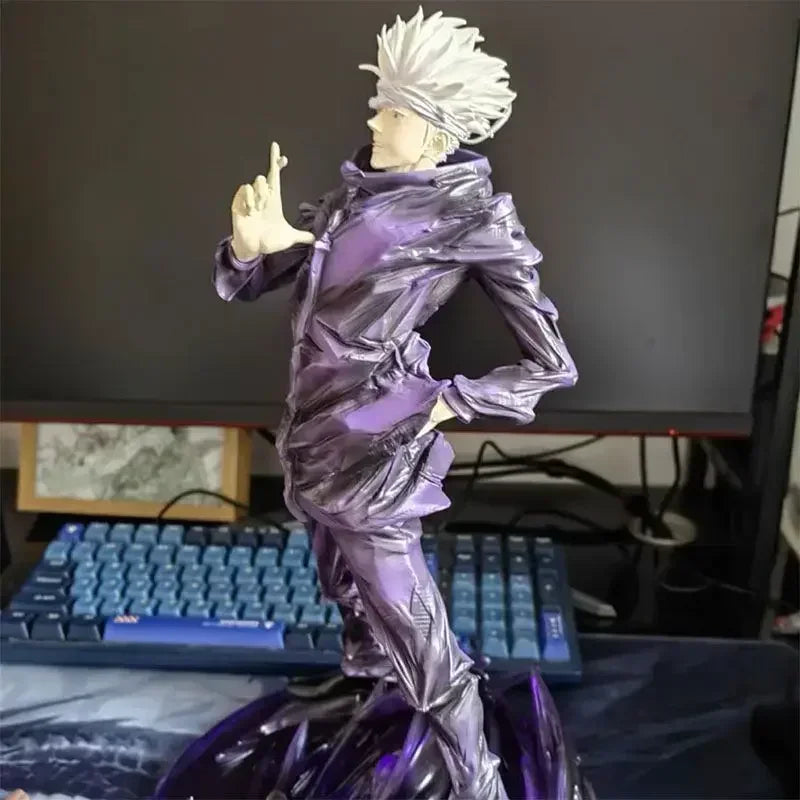 25cm Figurine Jujutsu Kaisen | Figurine de Gojo Satoru en action. Un modèle de collection parfait pour les fans de Jujutsu Kaisen. Avec des détails impressionnants, c’est un excellent choix pour décorer ou offrir en cadeau