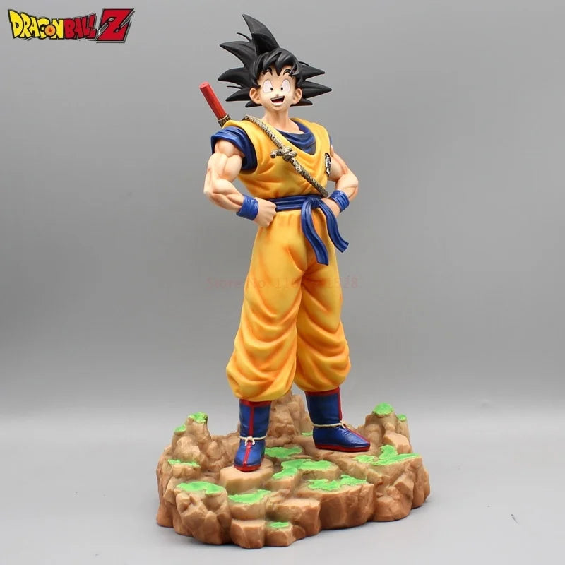 Figura Coleccionable Dragon Ball | Son Goku: Modelo en posición de pie representando a Goku con su bastón mágico. Una pieza perfecta para los fans del Anime, ideal como coleccionable. 