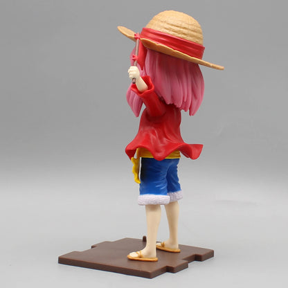 19cm Figurine SPY×FAMILY | Figurine collector en édition limitée représentant Anya Forger en cosplay de Luffy avec son chapeau de paille. Cette figurine kawaii et originale est parfaite pour les fans de SPY×FAMILY et One Piece