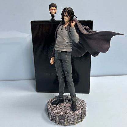 30cm Limited Edition Figure Attack on Titan | Action figure representing Eren Jaeger in costume. This model offers an interchangeable head to vary the expressions. Ideal for collectors and fans 