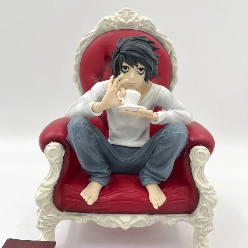 24cm Figurine Death Note | Figurine détaillée représentant L Lawliet dans une scène iconique de Death Note. Modèle GK de haute qualité, parfait pour les collectionneurs et les fans de l’anime. Idéale comme décoration ou cadeau