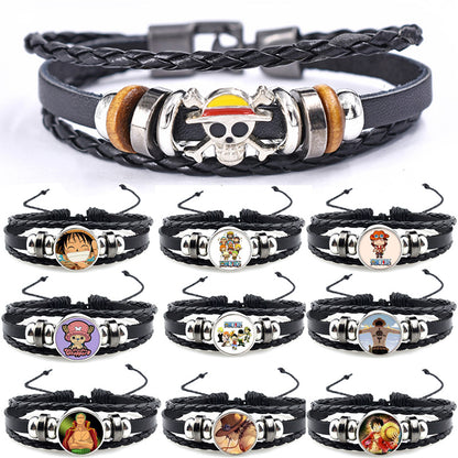 20cm Bracelet en cuir tressé, arborant le chapeau de paille et les personnages emblématiques : Luffy, Ace et les Mugiwara. Un accessoire élégant pour les fans de l'anime !