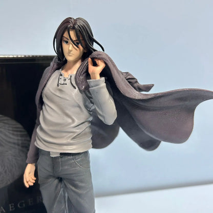 30cm Limited Edition Figure Attack on Titan | Action figure representing Eren Jaeger in costume. This model offers an interchangeable head to vary the expressions. Ideal for collectors and fans 