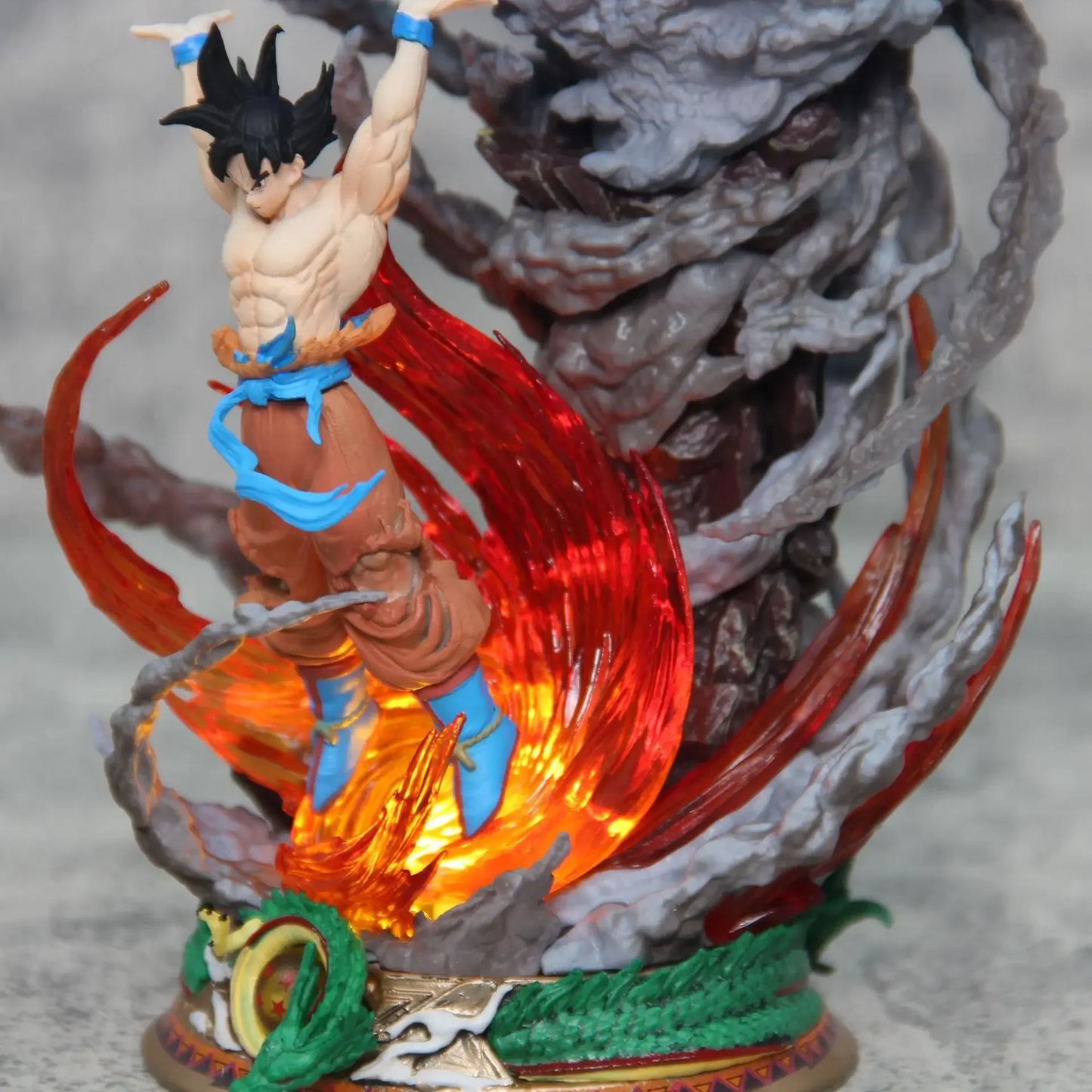 Figura Dragon Ball 23cm | Goku Súper Genki Dama. Un modelo coleccionable detallado, perfecto para los fans de Dragon Ball e ideal como decoración o regalo. 